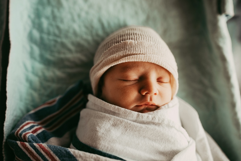 Orlando Fresh 48 Photographer, sleeping newborn in hospital crib